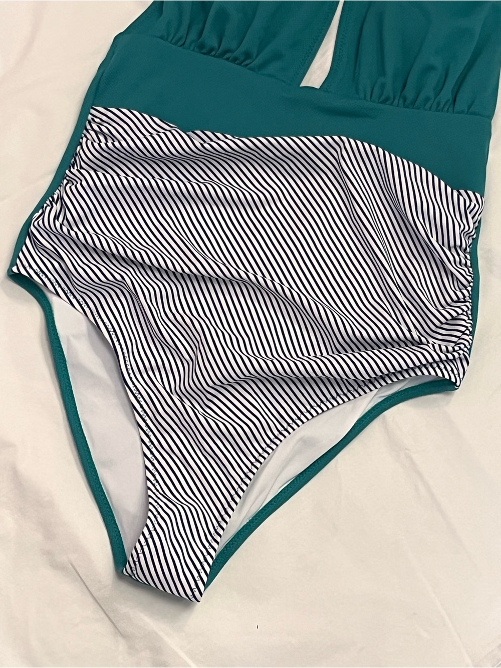 Cupshe Colorblock One Piece Swimsuit Halter Neck Retro Pinstripe Size (M) - Picture 3 of 8